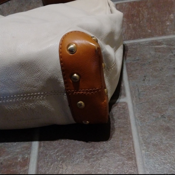 Michael kors white beige Tan leather stud hardware shoulder bag - Picture 5 of 9